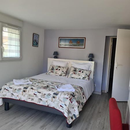 אונדאיי Appartement Avec Cuisine Et Grande Piscine Chauffee מראה חיצוני תמונה