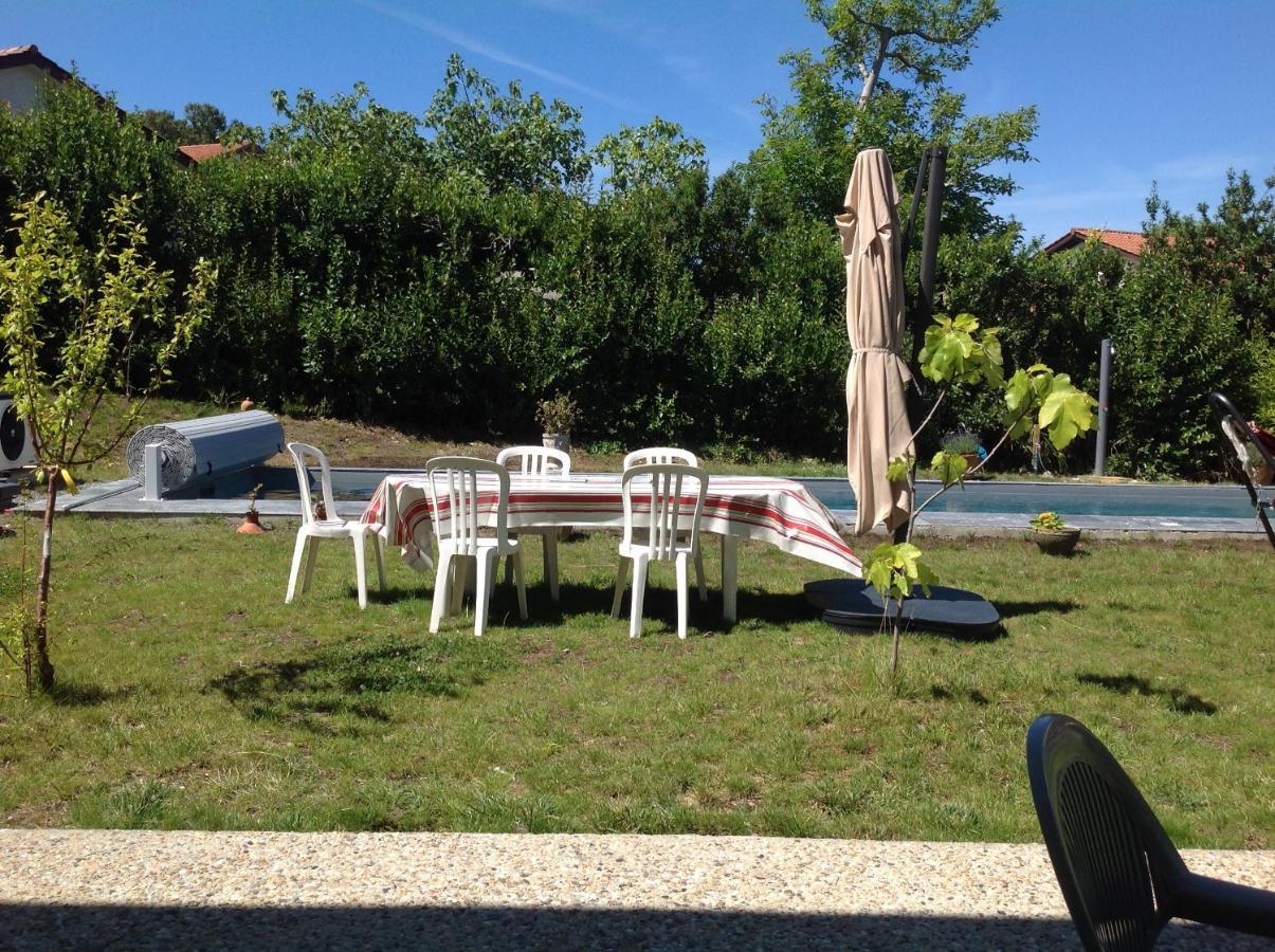 אונדאיי Appartement Avec Cuisine Et Grande Piscine Chauffee מראה חיצוני תמונה
