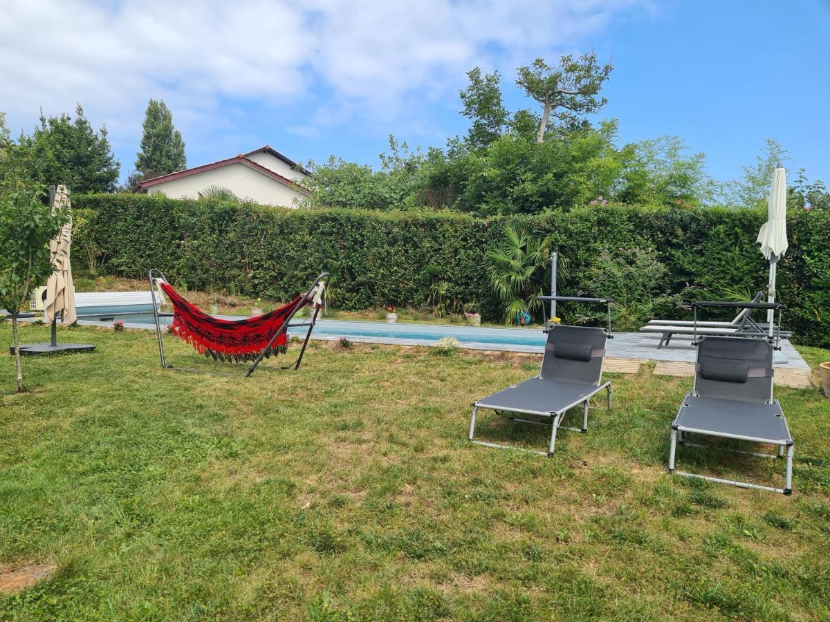 אונדאיי Appartement Avec Cuisine Et Grande Piscine Chauffee מראה חיצוני תמונה