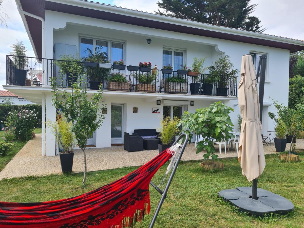אונדאיי Appartement Avec Cuisine Et Grande Piscine Chauffee מראה חיצוני תמונה
